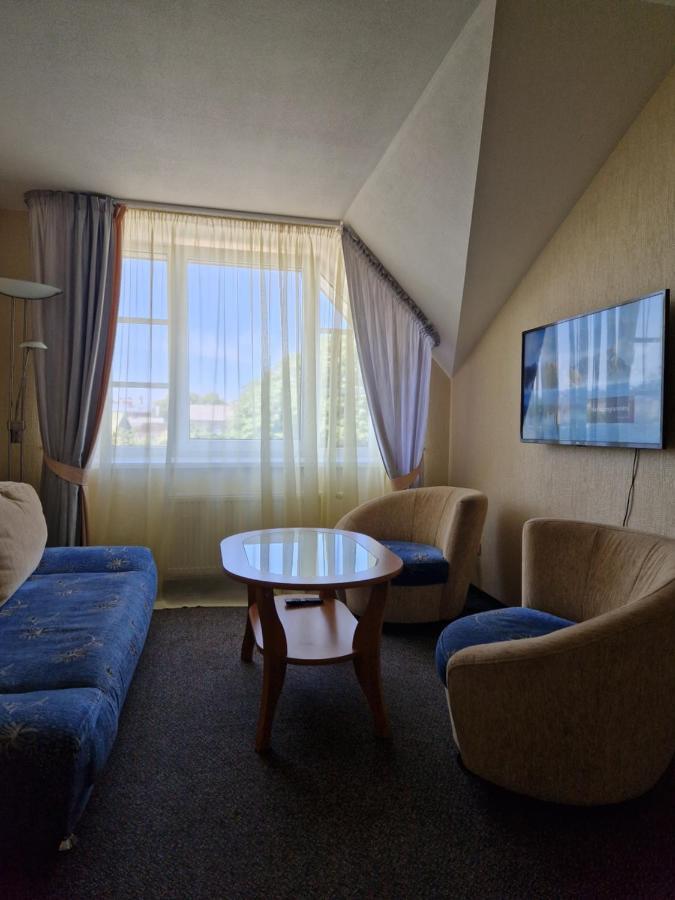 Hotel Linda Liepāja Esterno foto