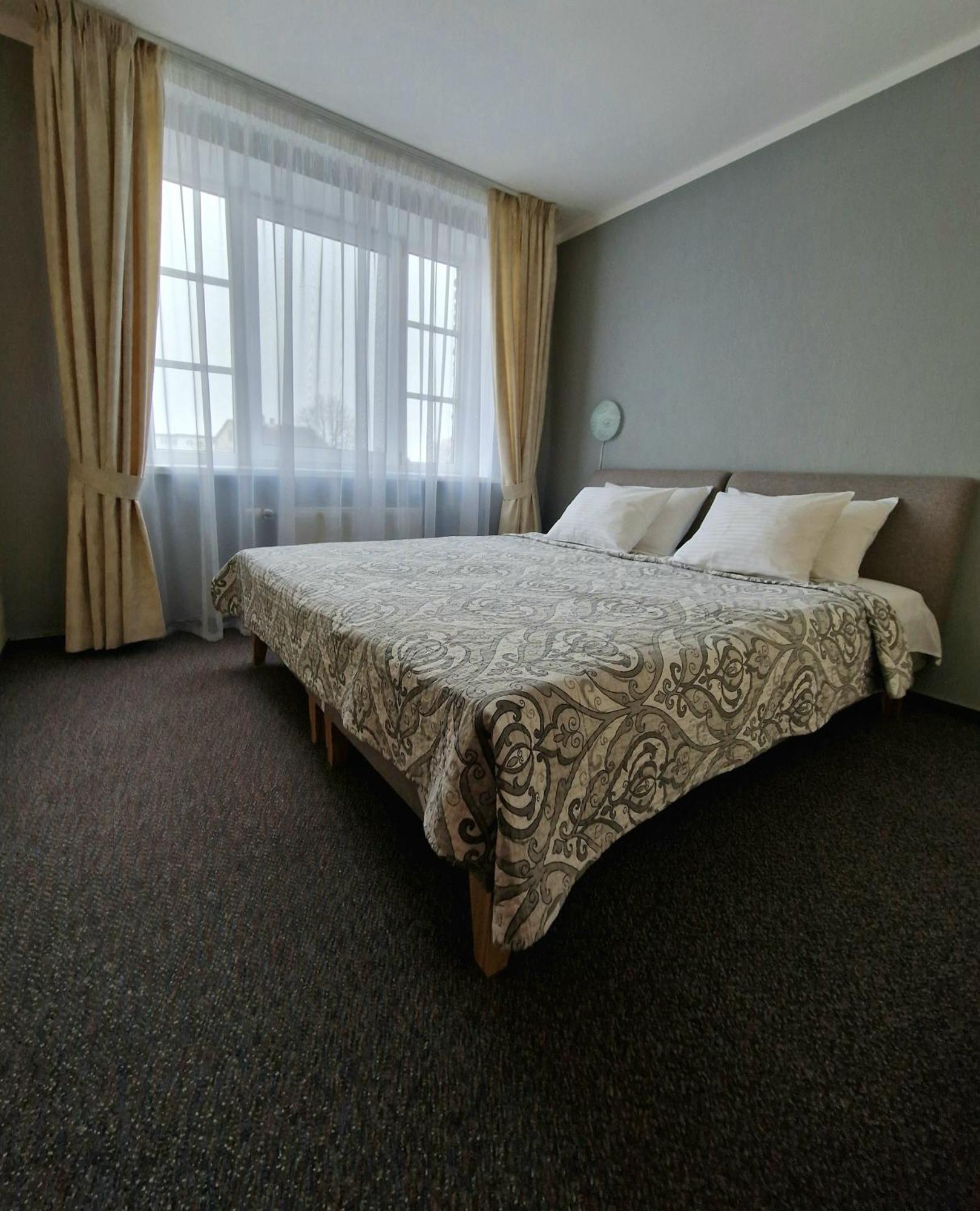 Hotel Linda Liepāja Esterno foto