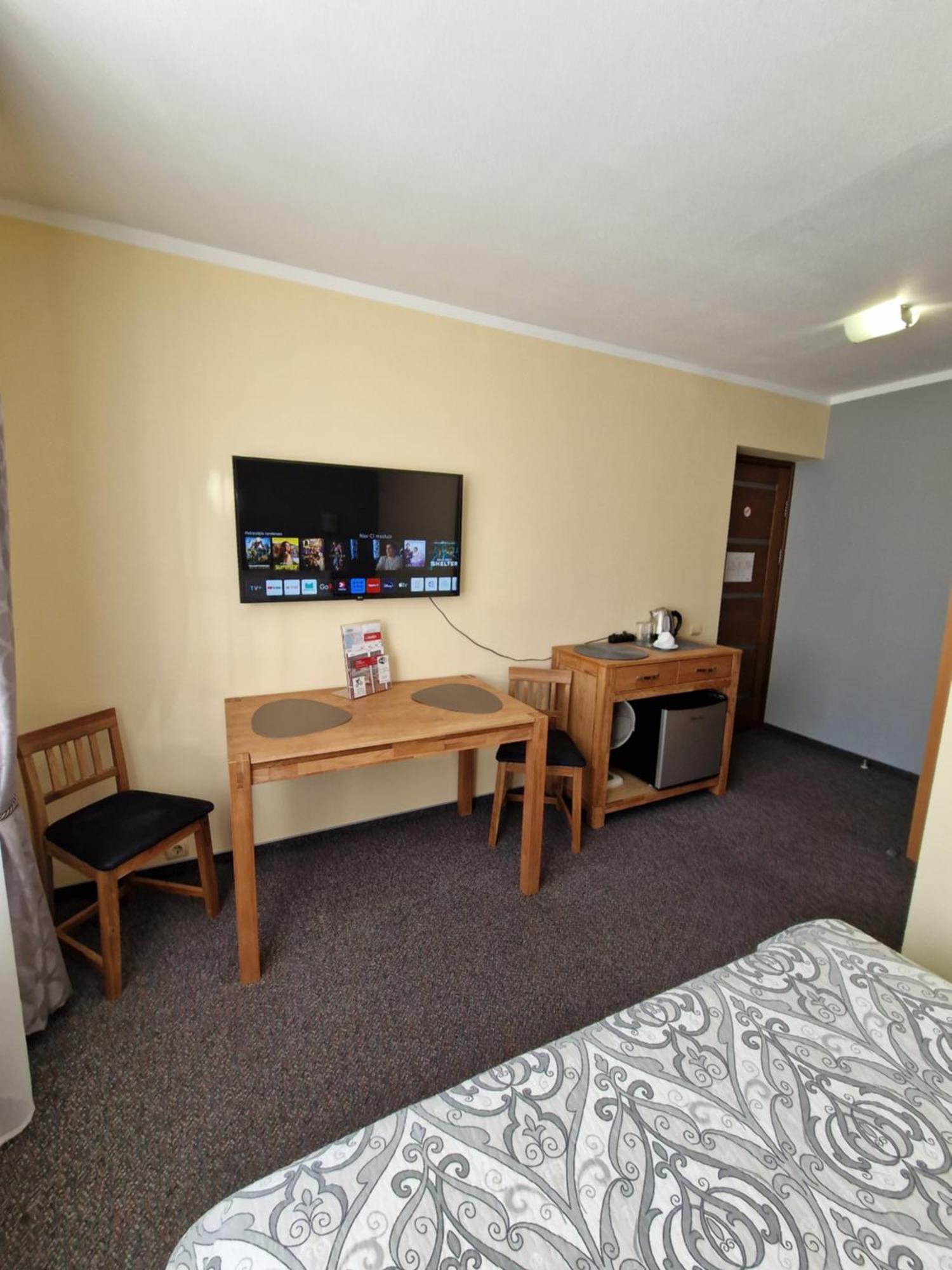 Hotel Linda Liepāja Esterno foto