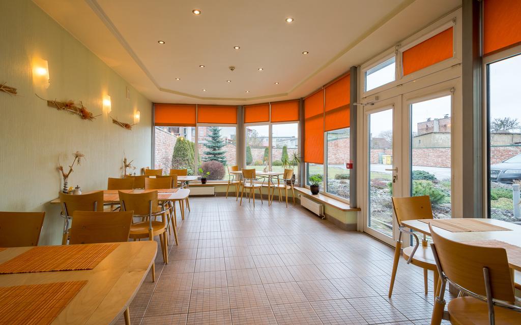 Hotel Linda Liepāja Esterno foto